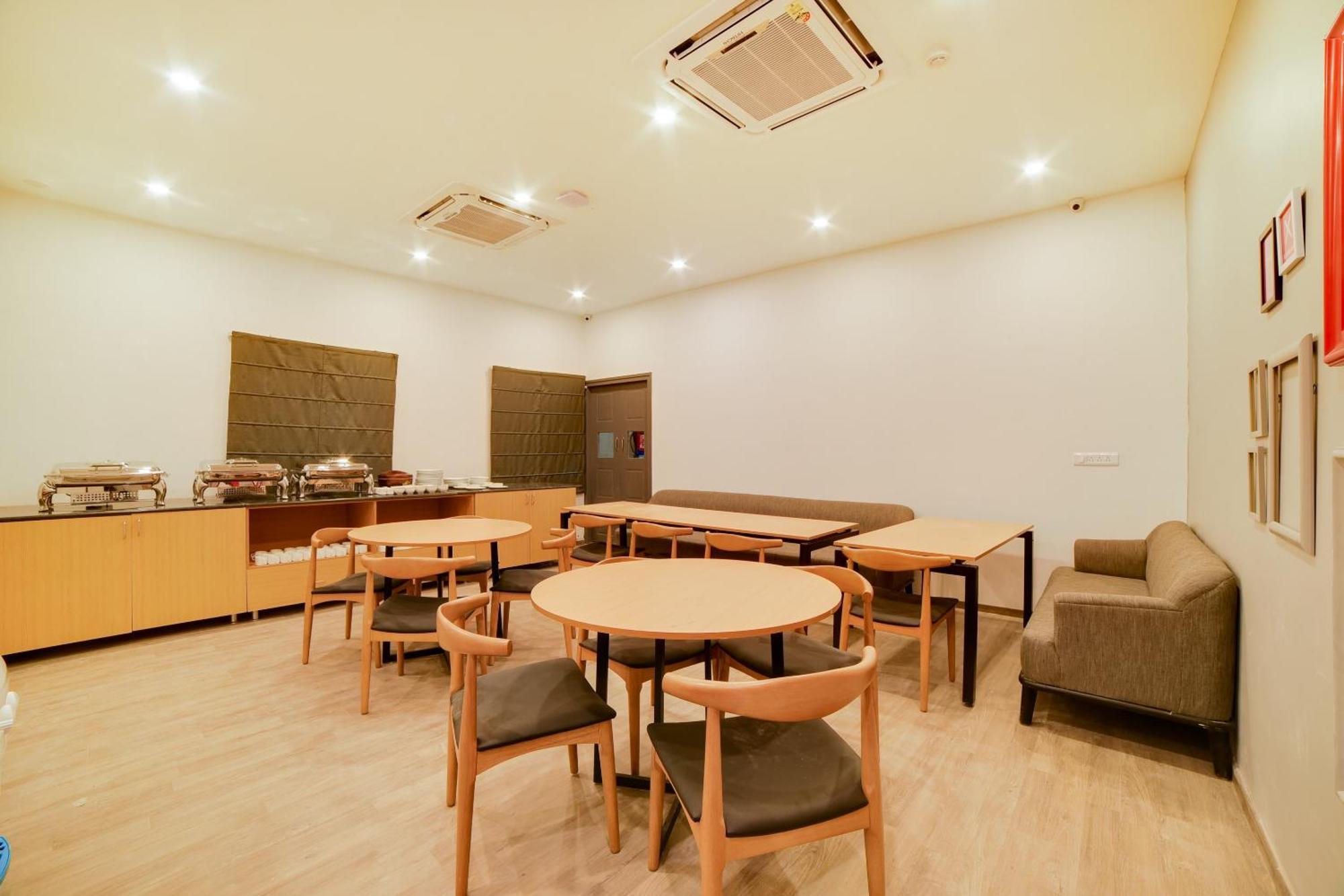 Super Townhouse Hosur Main Road Bommanahalli Near Gopalan Innovation Mall Bangalore Bagian luar foto