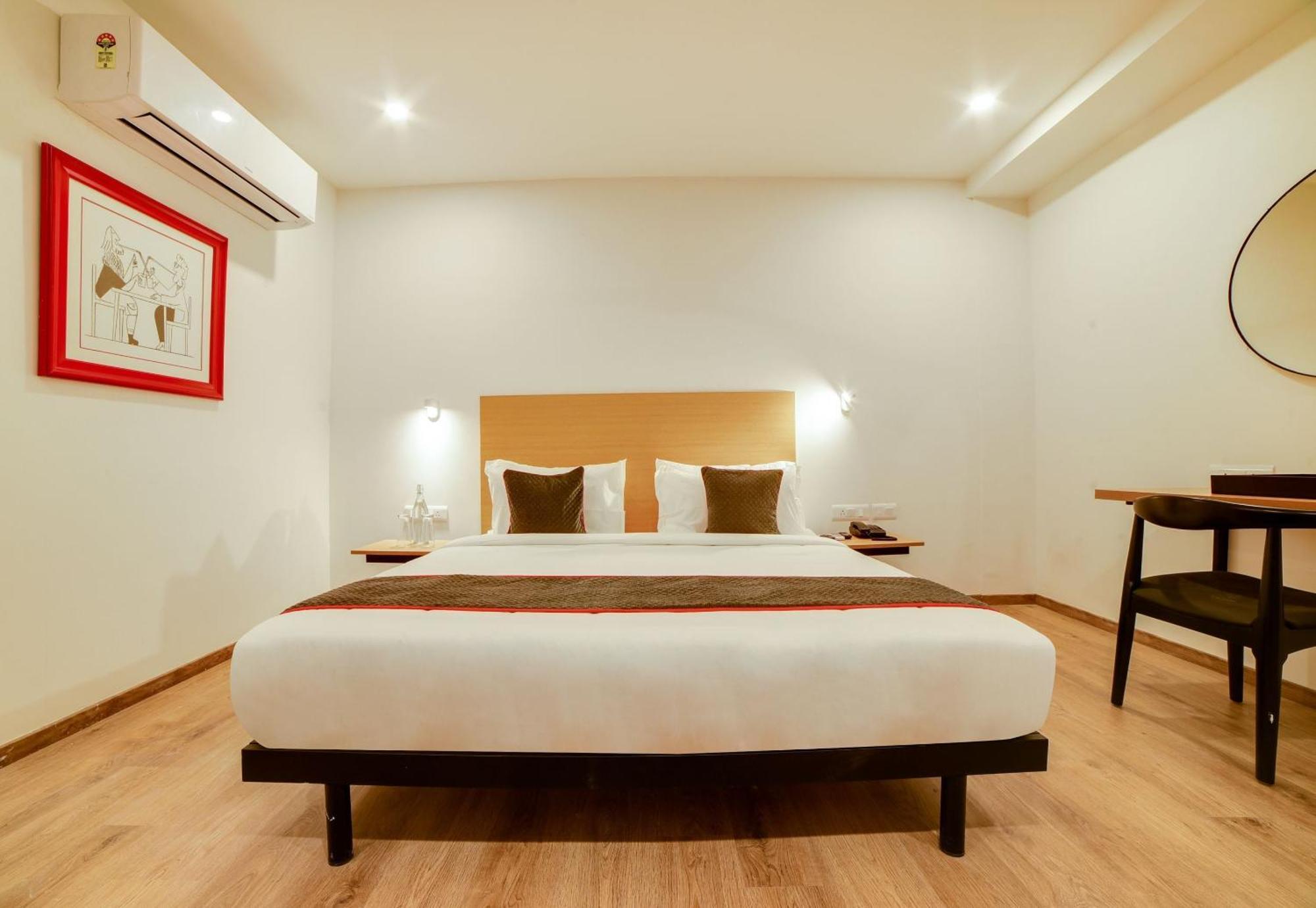 Super Townhouse Hosur Main Road Bommanahalli Near Gopalan Innovation Mall Bangalore Bagian luar foto