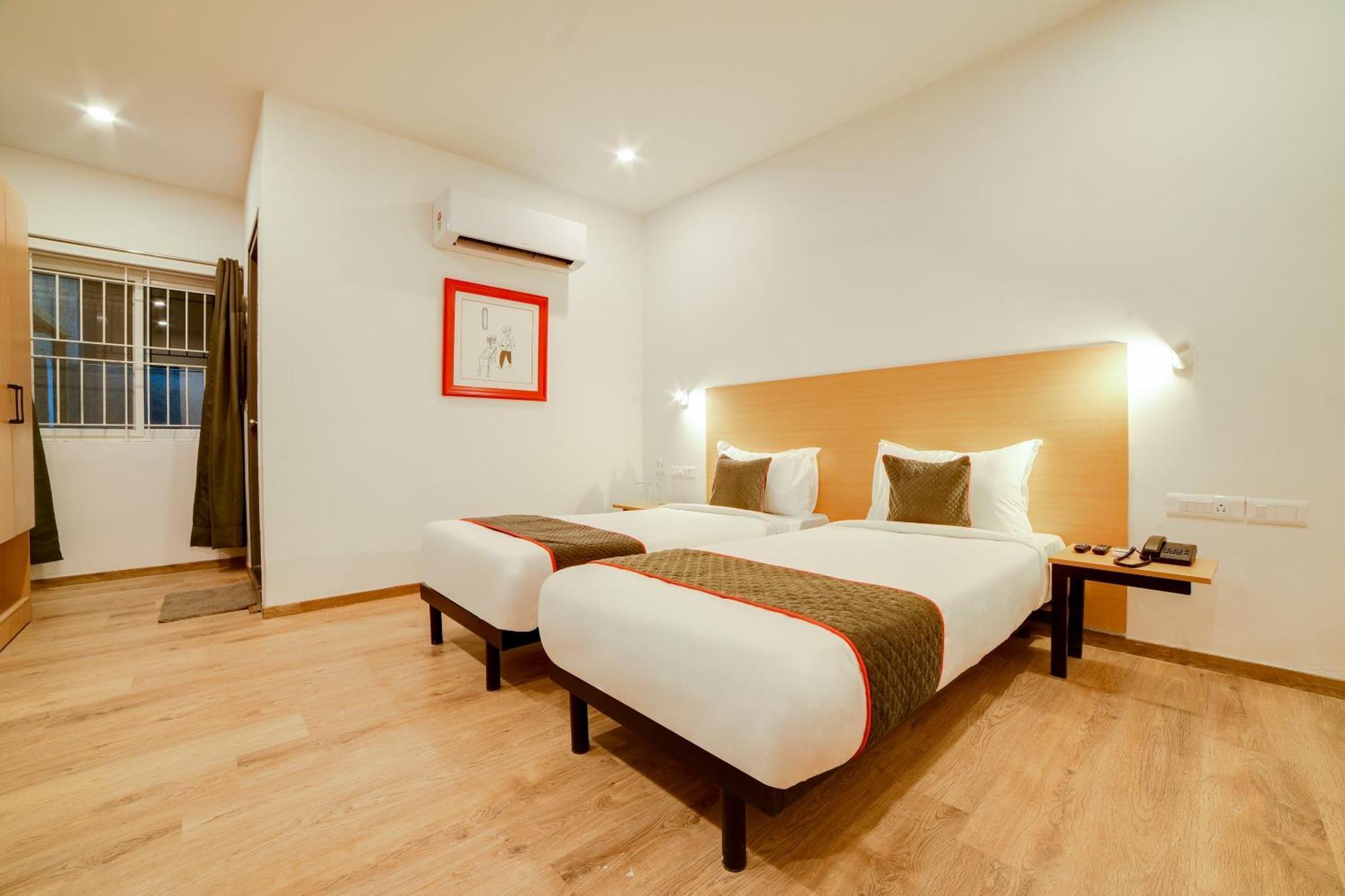 Super Townhouse Hosur Main Road Bommanahalli Near Gopalan Innovation Mall Bangalore Bagian luar foto