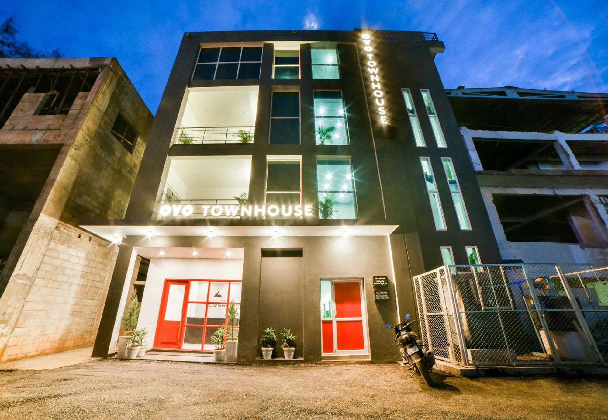Super Townhouse Hosur Main Road Bommanahalli Near Gopalan Innovation Mall Bangalore Bagian luar foto