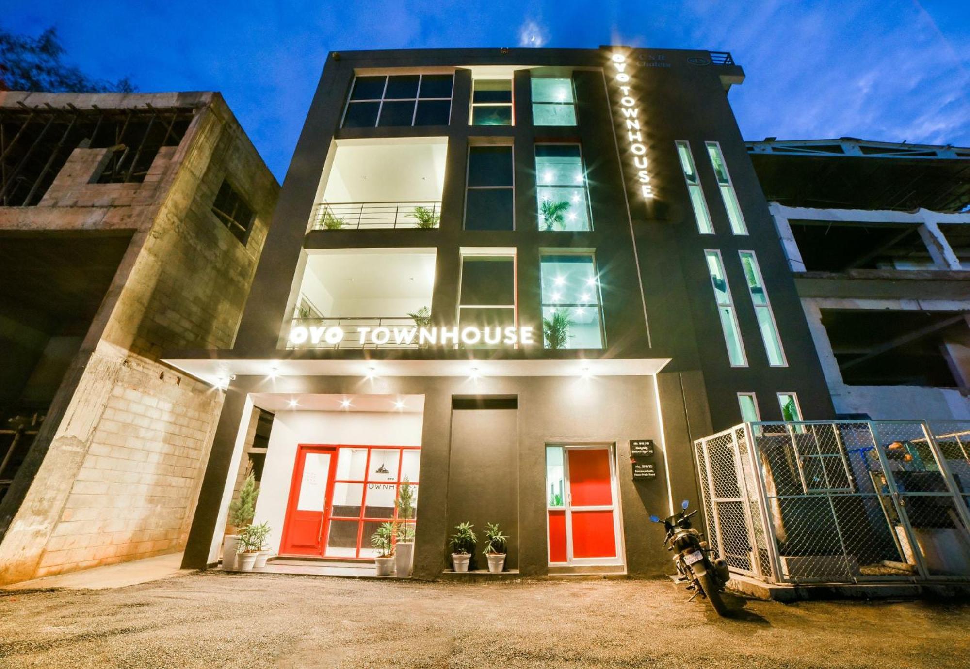 Super Townhouse Hosur Main Road Bommanahalli Near Gopalan Innovation Mall Bangalore Bagian luar foto
